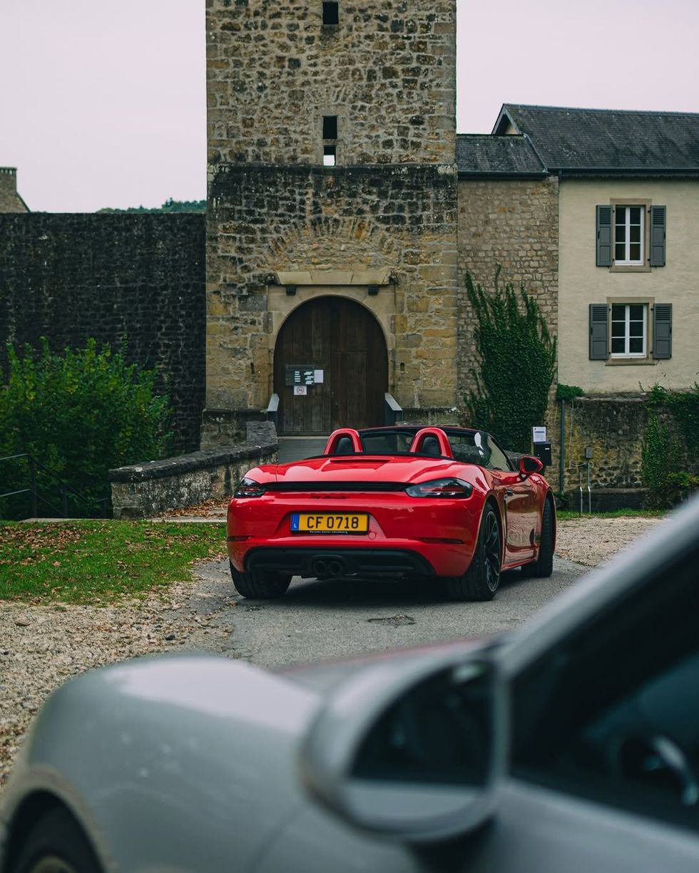 A picture of a Porsche 718 Spyder