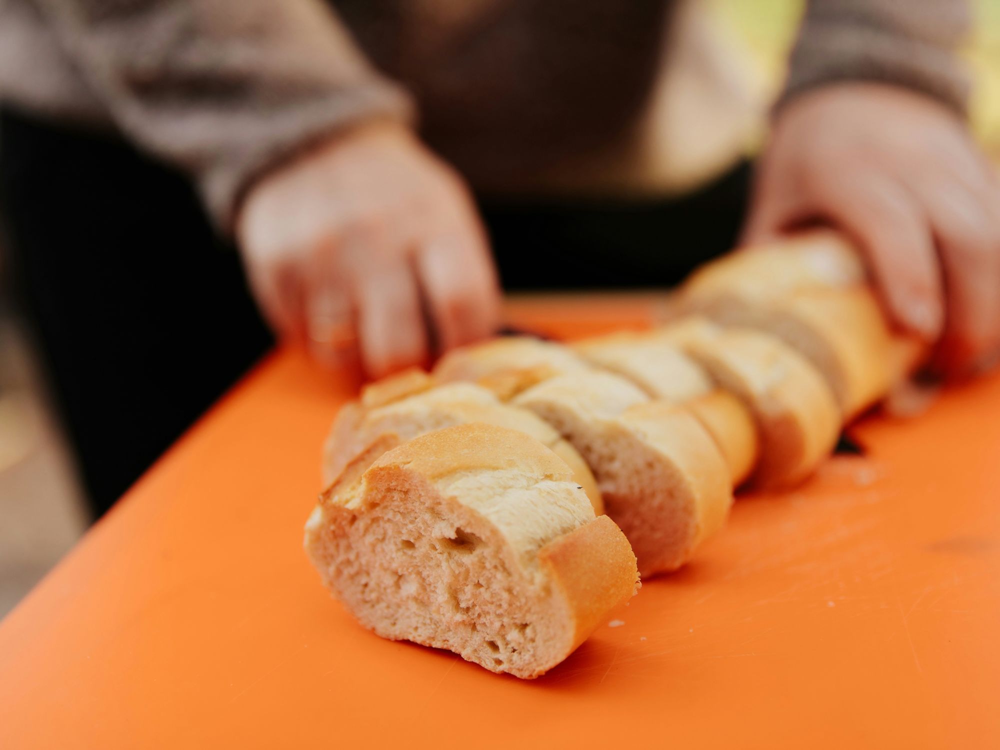 Cutting a baguette