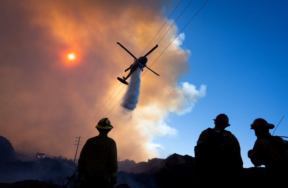 Fire keeps ravaging Los Angeles