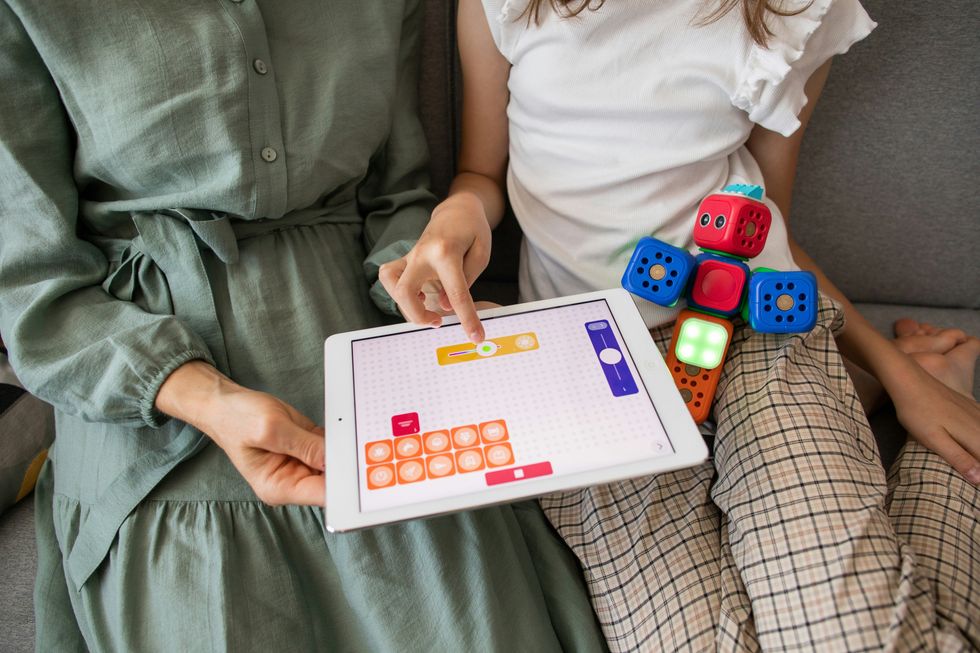 If you give a screen to very young children, do it as consciously as possible, not as a reward or consolation and above all, use the screen together.