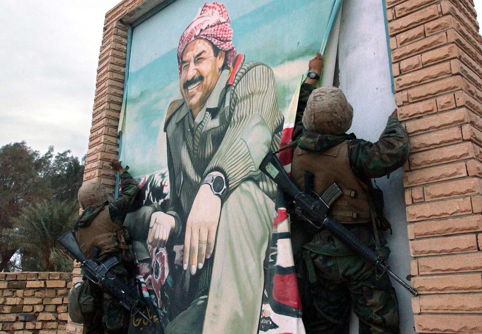 Iraq War: US marines storm office of Ba'ath Party