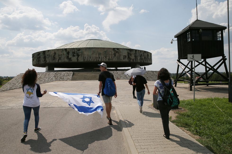 Israeli tourists at Mausoleum in Poland.