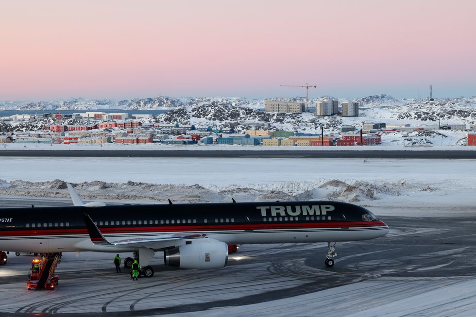 Photo of Trump's plane in Greenland