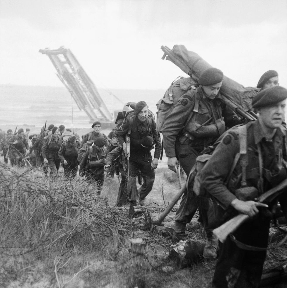 3rd infantry moving inland from sword beach