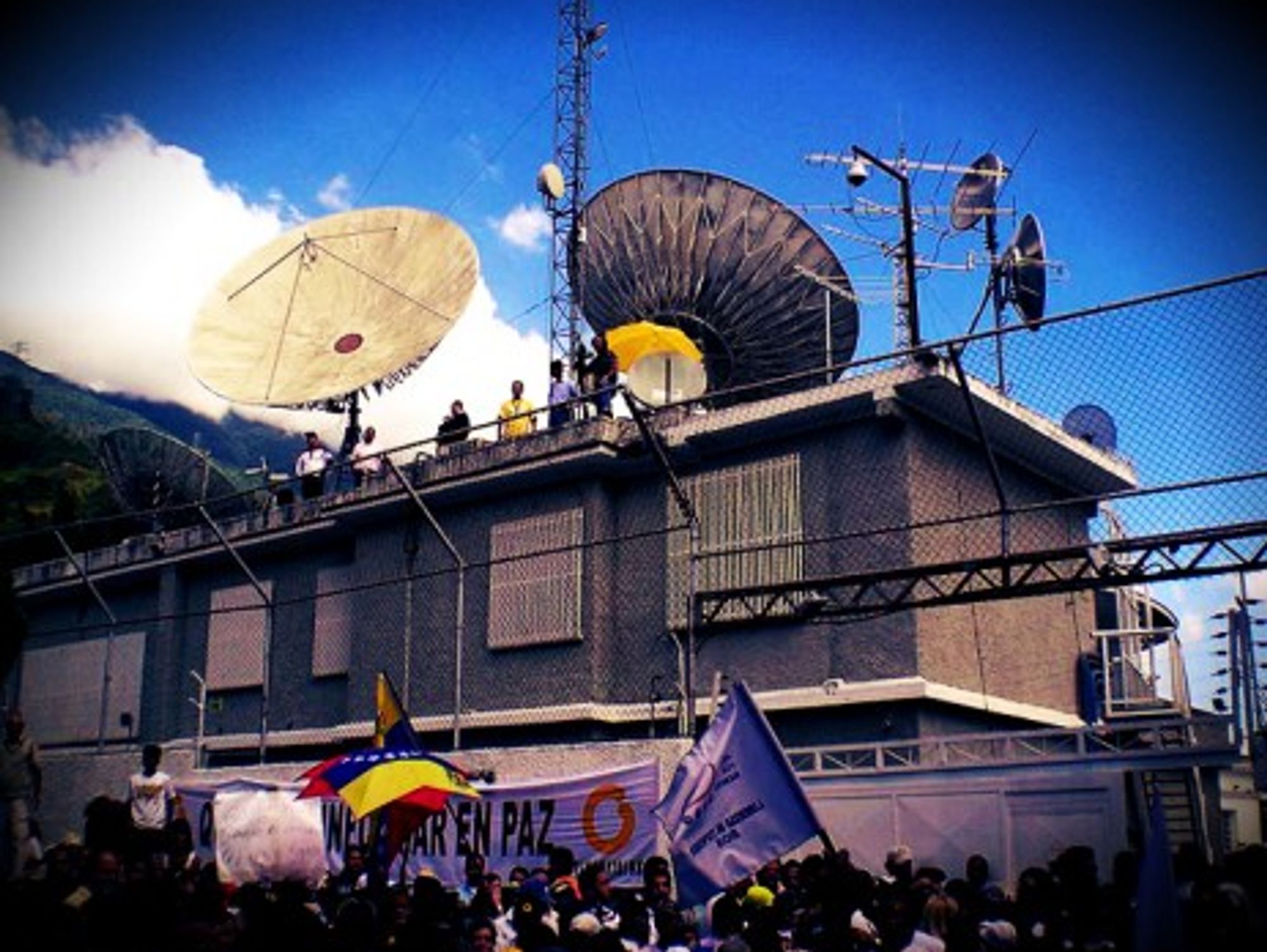 A 2008 demonstration in support of Globovision in front of the network's building in Caracas