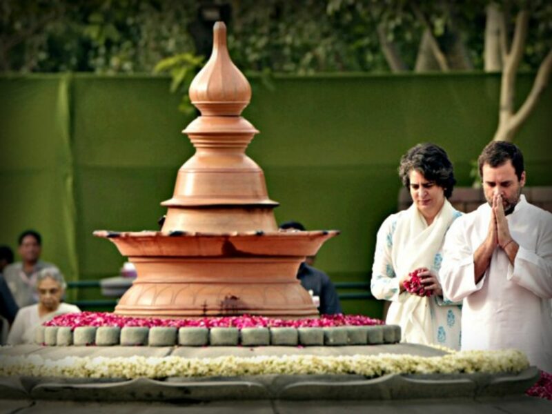 A 2017 image of Priyanka and Rahul Gandhi paying homage to their assassinated father Rajiv
