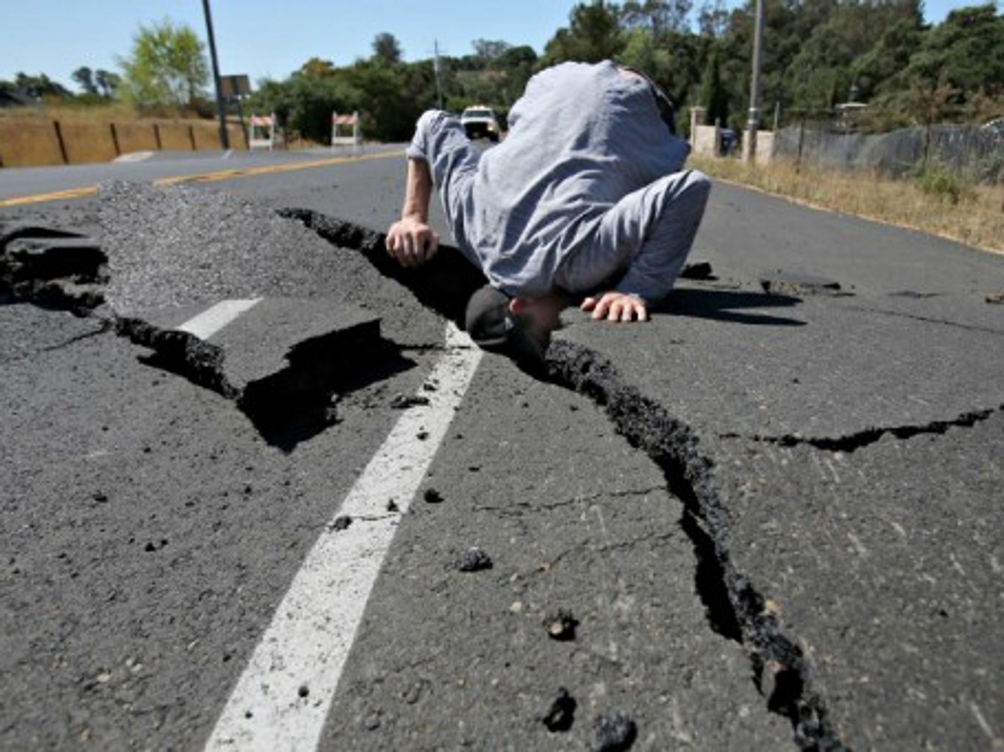 A 6.0-magnitude earthquake struck the heart of Napa Valley early Sunday, injuring more than 100 and damaging historic building and roads.