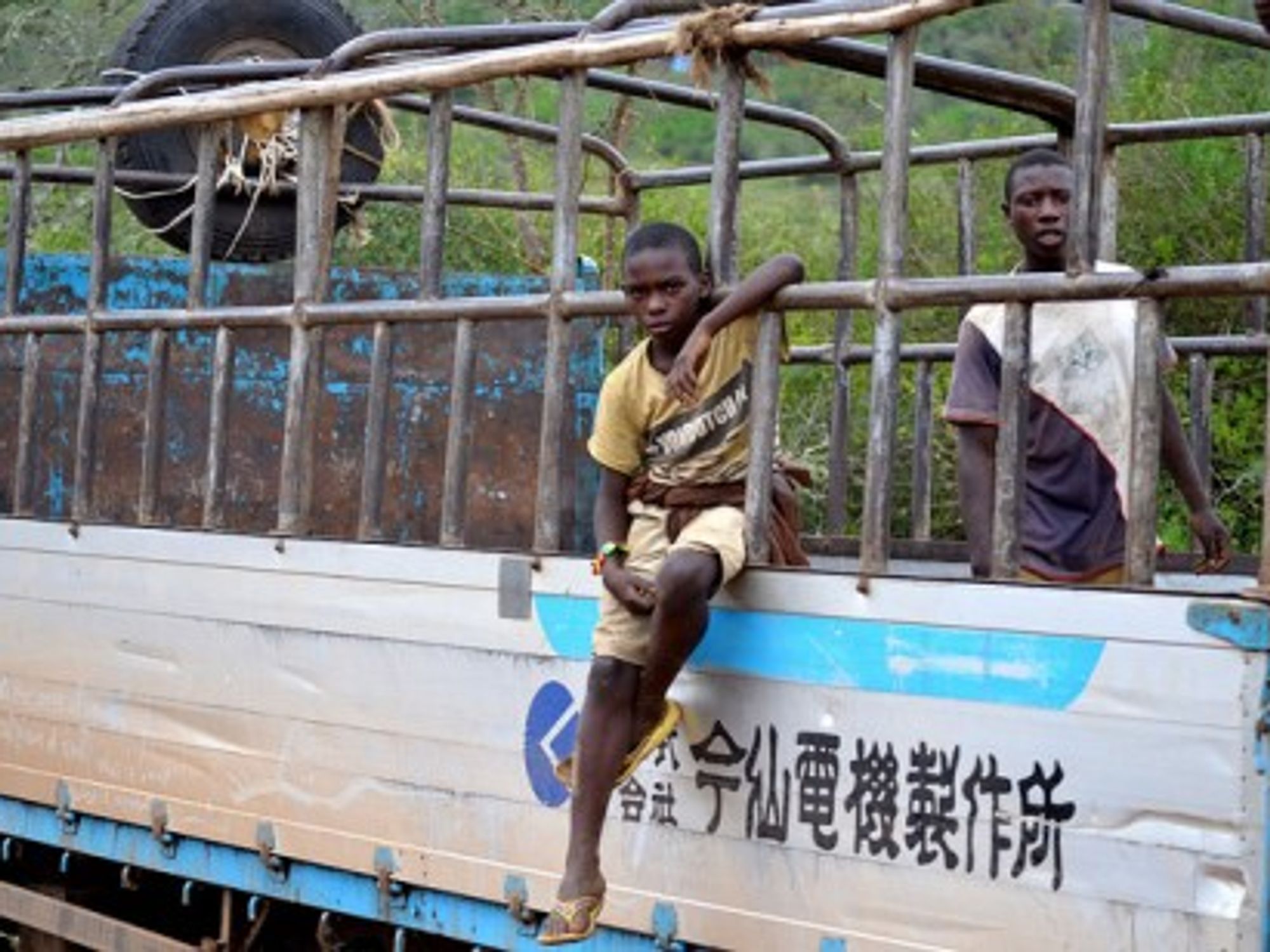 A Chinese convoy in Mbarara, Uganda (stttijn)