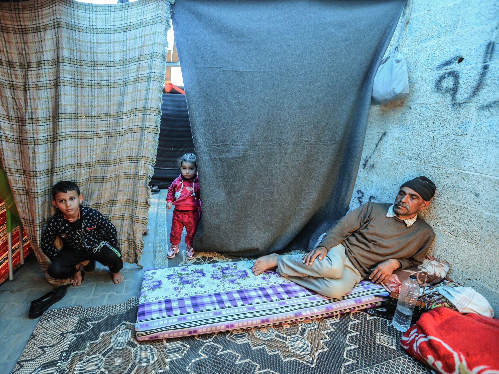 Counting Shekels, Fearing The Worst: How It Feels To Be In Rafah Right Now