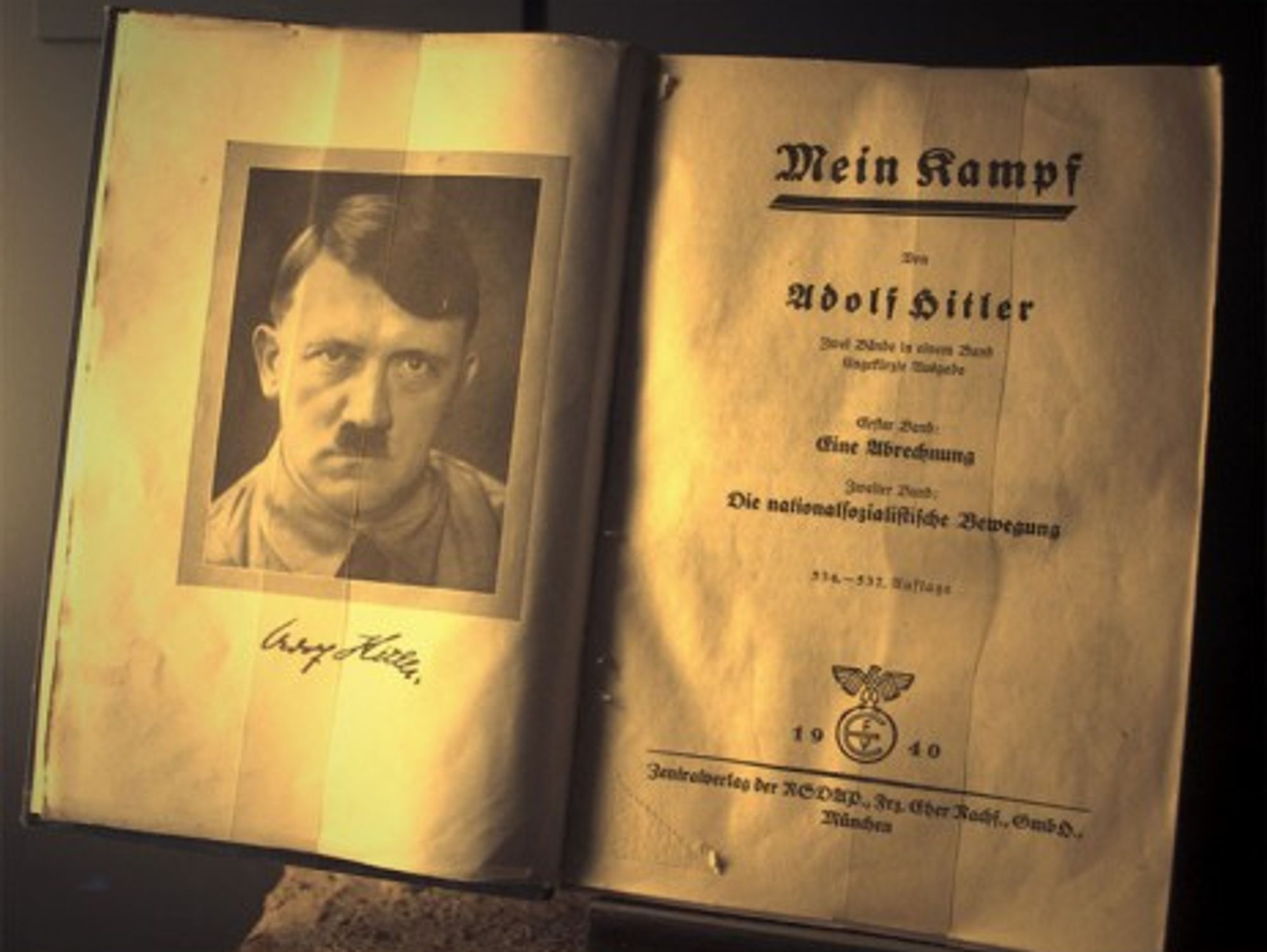 A German edition of Mein Kampf in a Nuremberg museum (dccarbone)