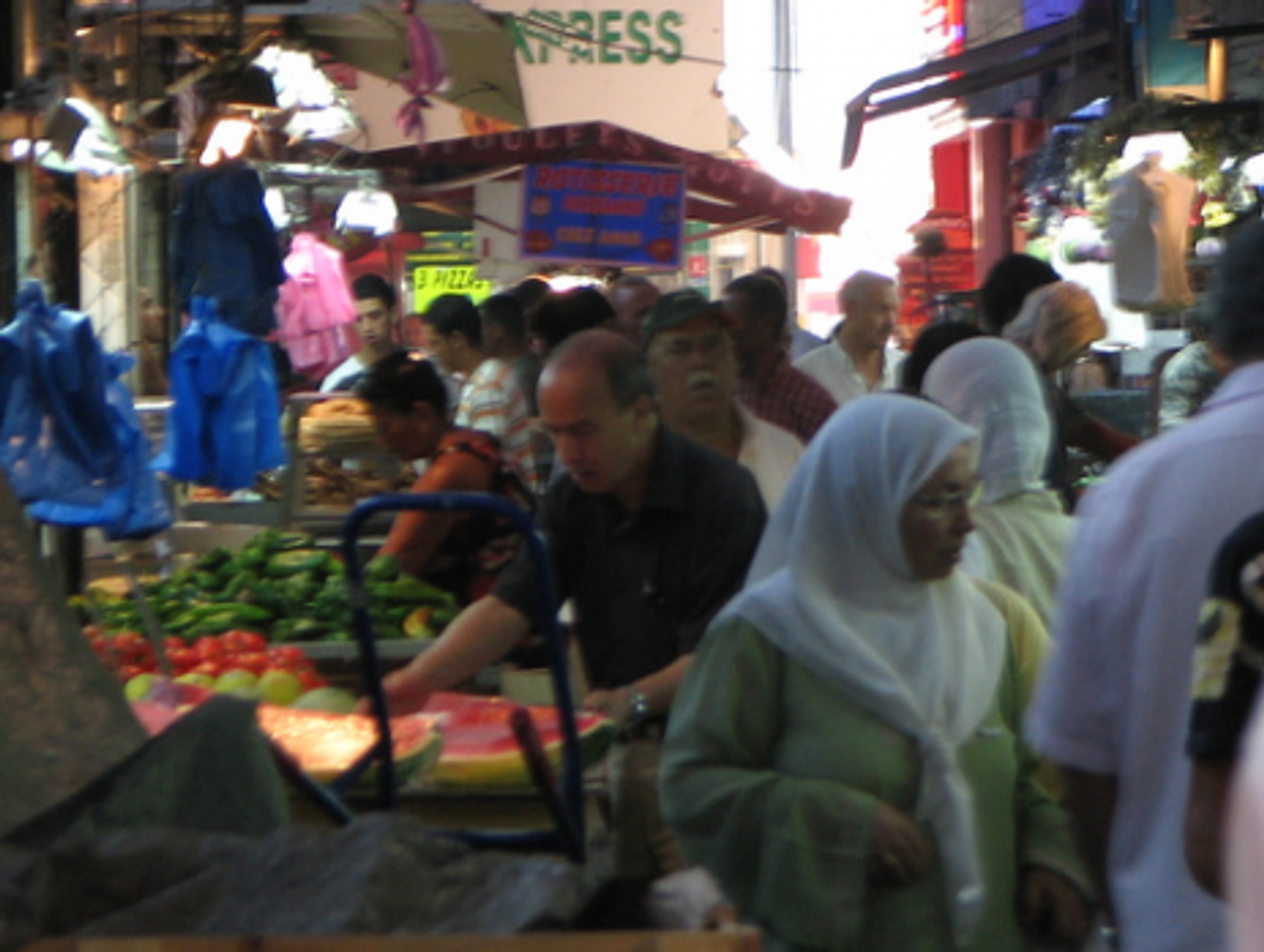 A halal market in Marseille (Kahala)