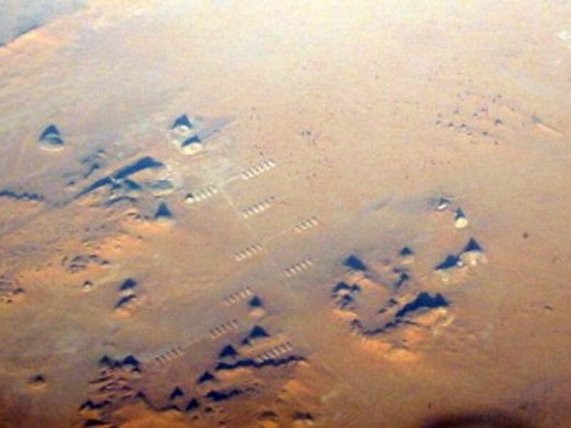 A Libyan military installation in the Sahara desert (futureatlas.com)