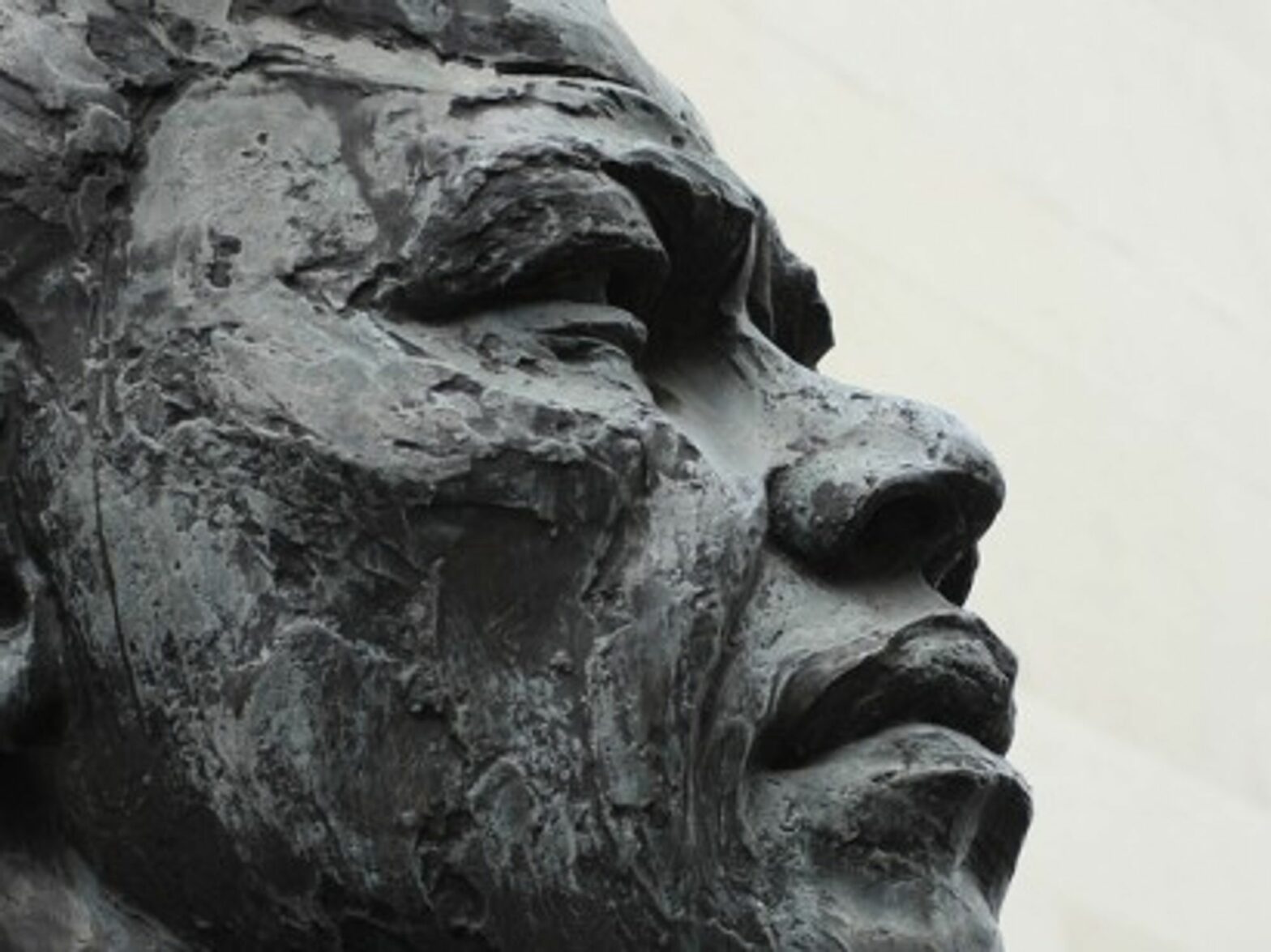 A Mandela statue in London (paul-simpson.org)