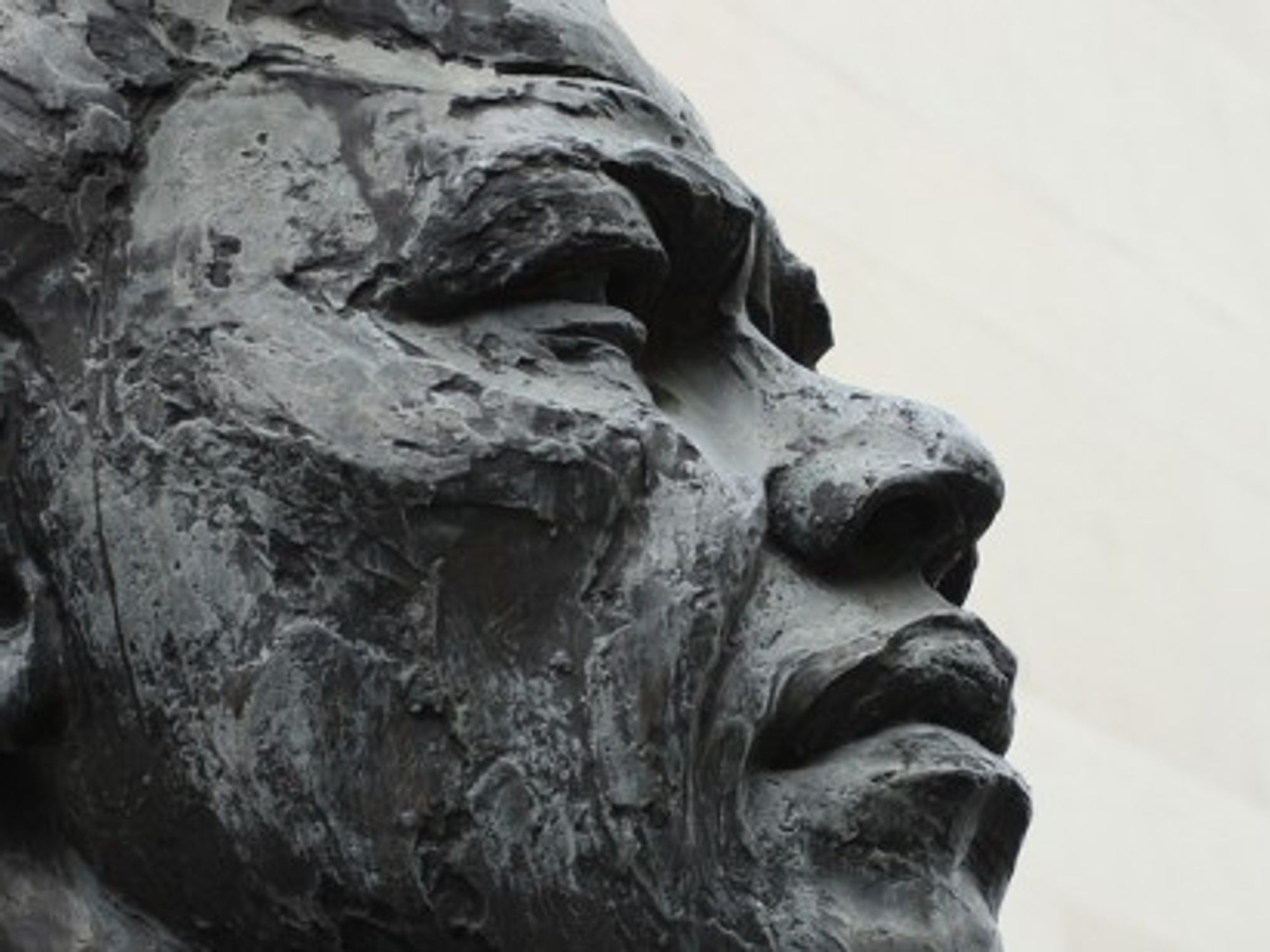 A Mandela statue in London (paul-simpson.org)