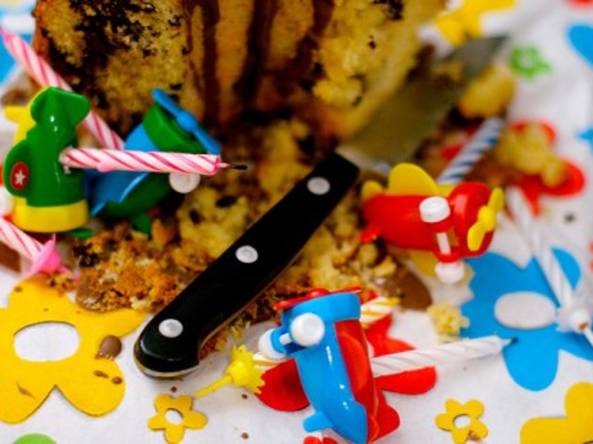 A messy birthday (anaulin)
