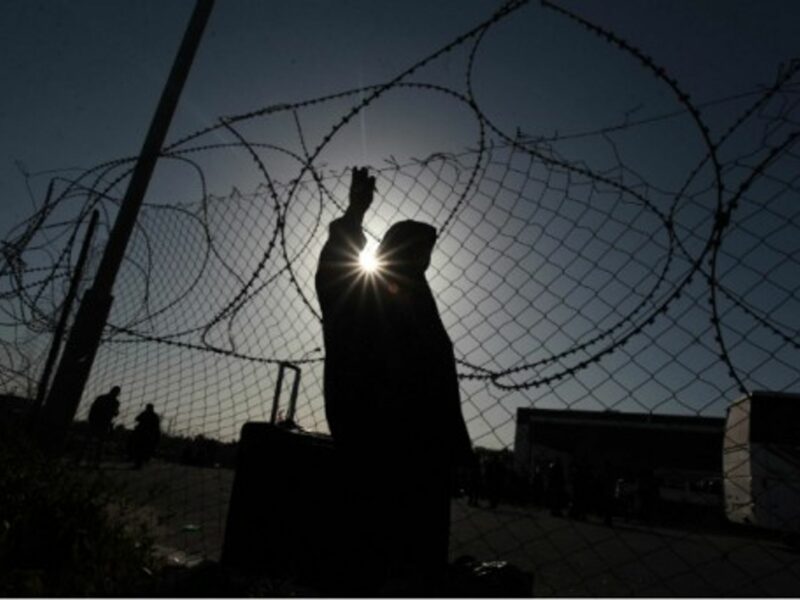 A Palestinian woman at the Rafah crossing on March 2014
