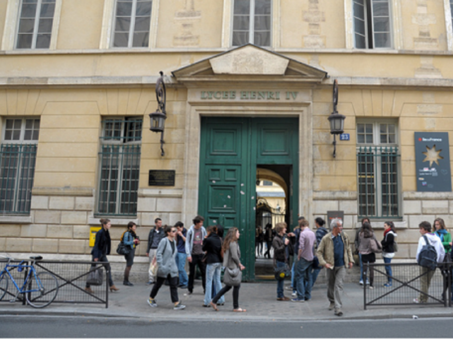 A Paris high school (faungg)