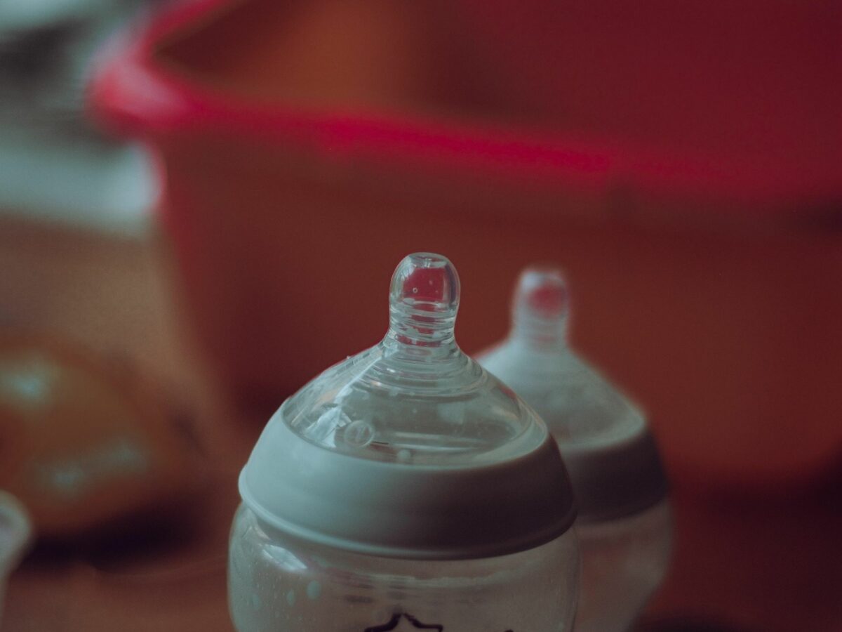 a photo of a baby bottle