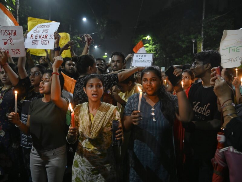A photo of Protesters participated to a Candle Rally for demanding justice for the murder of a 31 year old post-graduate trainee in Kolkata.