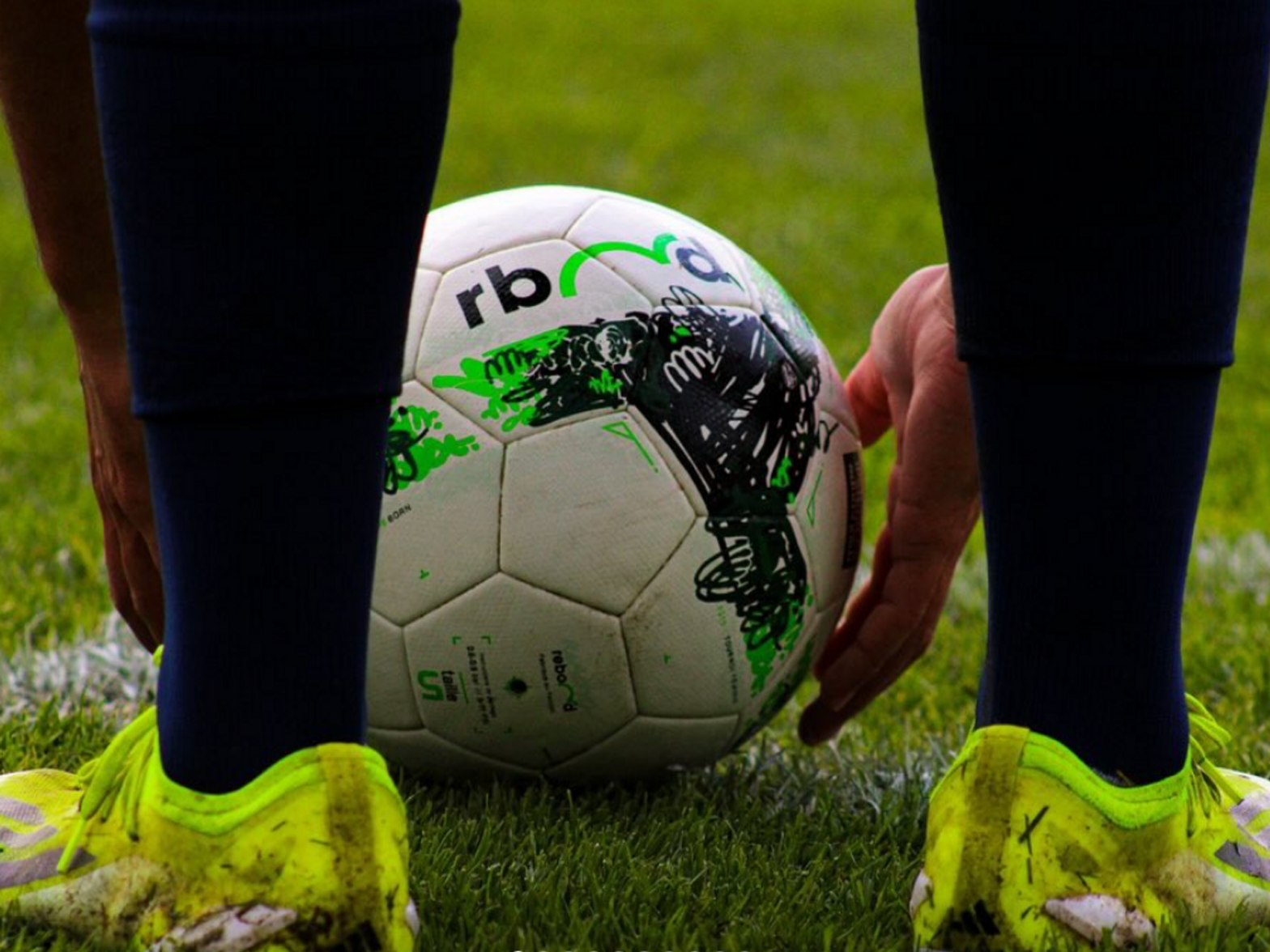 A recyclable ball about to be played.​