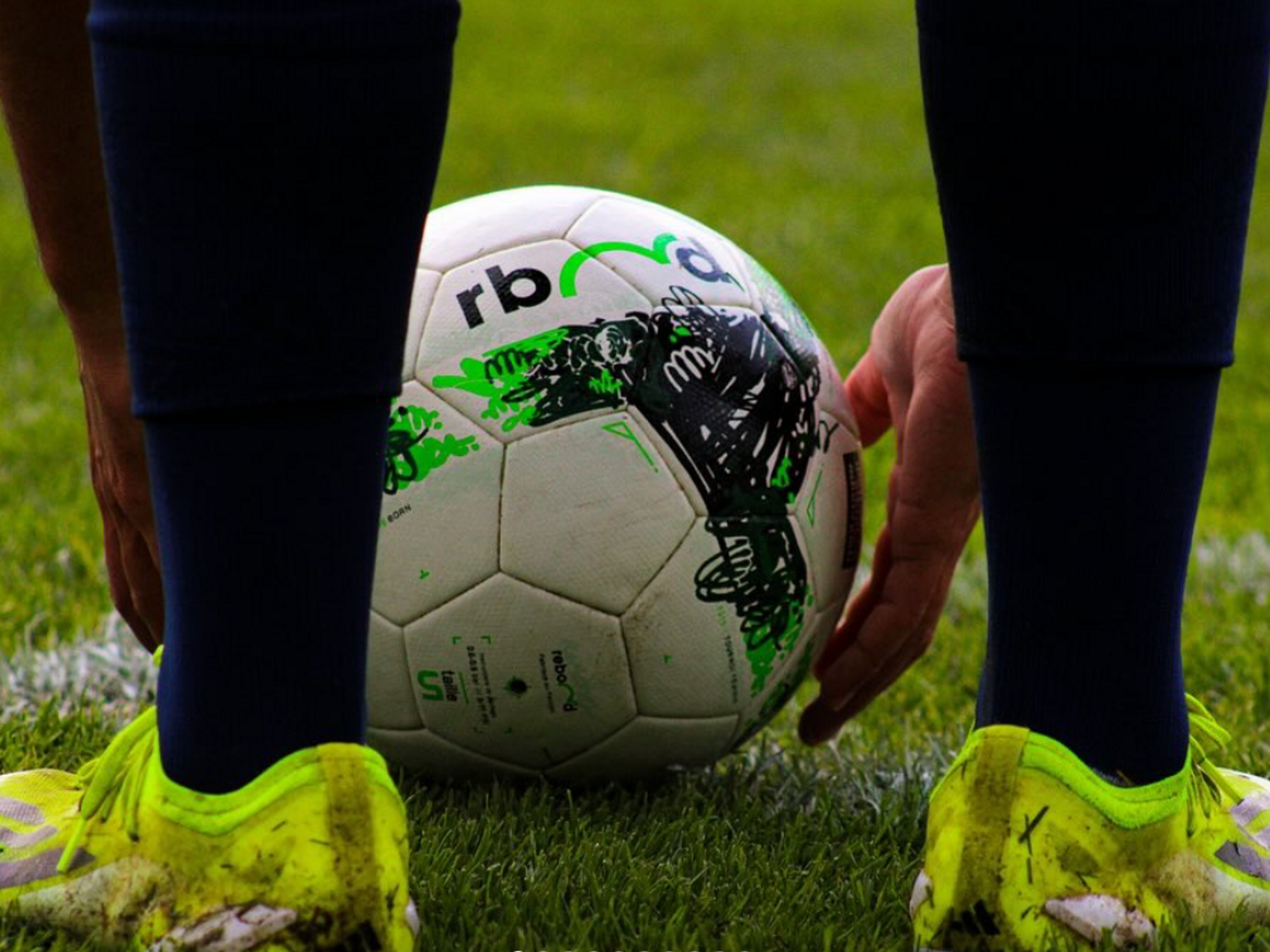 A recyclable ball about to be played.​