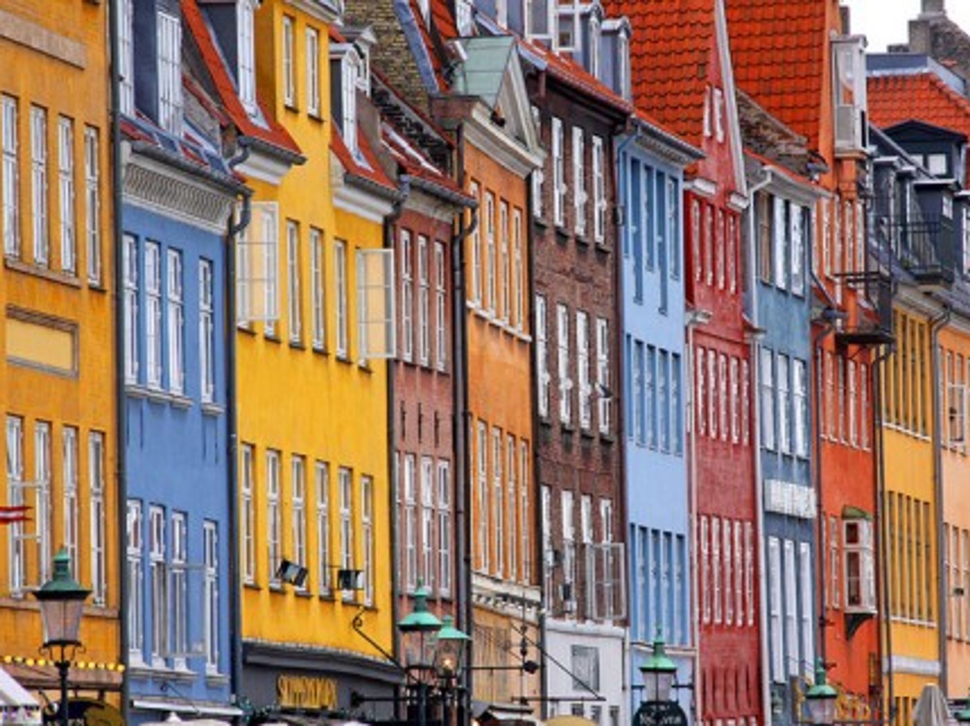 A row of houses in Copenhagen (Giam)