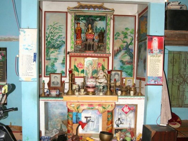 A shrine in Vietnam (Alex Valavanis)
