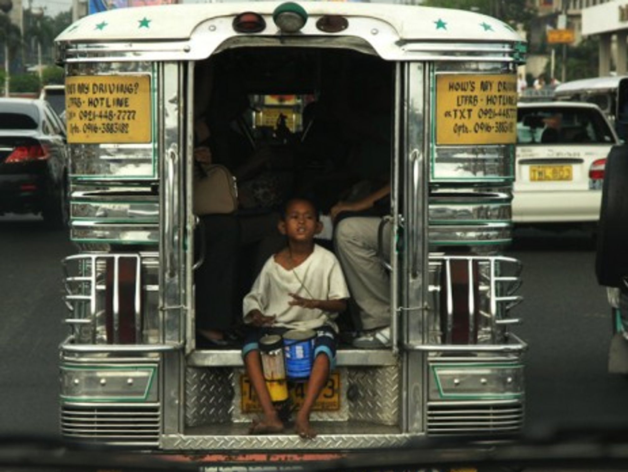 A slum kid in Manila (Roberto Verzo)