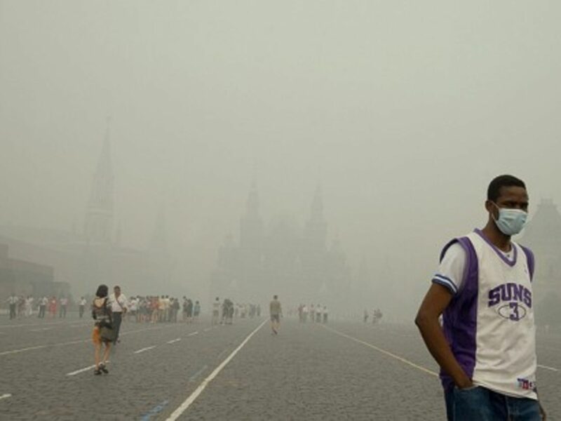 A smoky view of central Moscow last August (Ulishna)