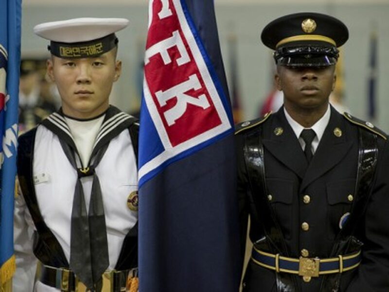 A South Korean navy sailor and US army soldier at Yongsan (Joint Chief of Staff)