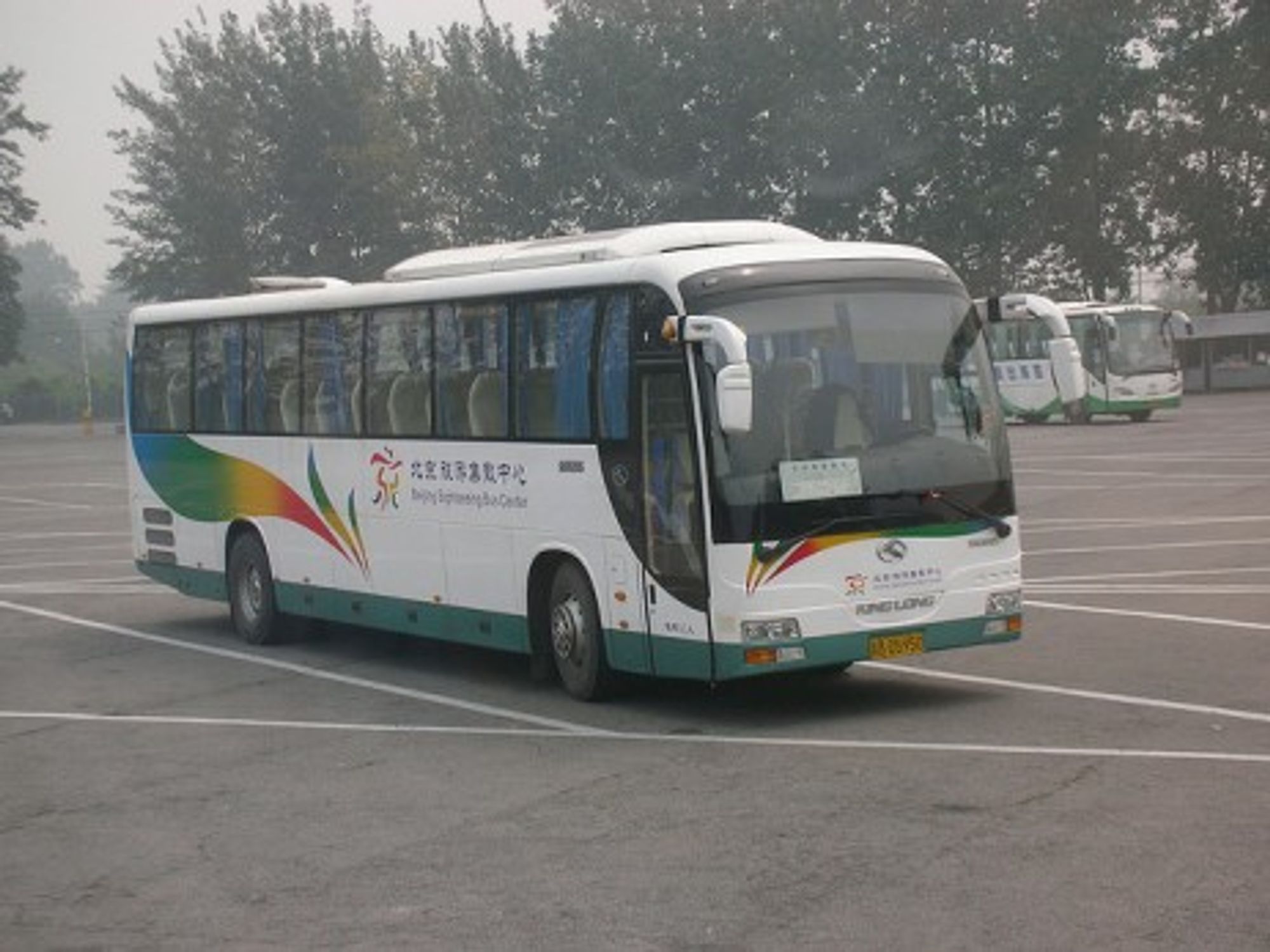 A tourist bus in Beijing (unfoldedorigami)