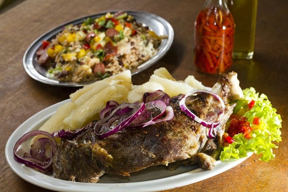 A traditional meat dish from Barraca da Chiquita.