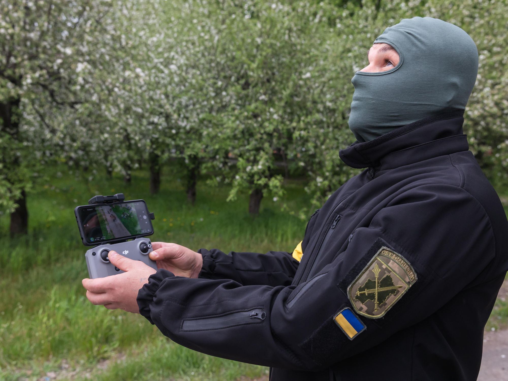 A Ukrainian military drone operator during a testing of anti-drone rifle in Kyiv.​