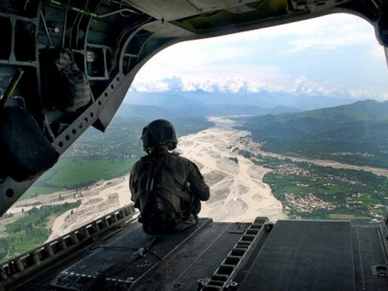 A US army helicopter flies through Pakistan's Swat valley in 2010 (expertinfantry)