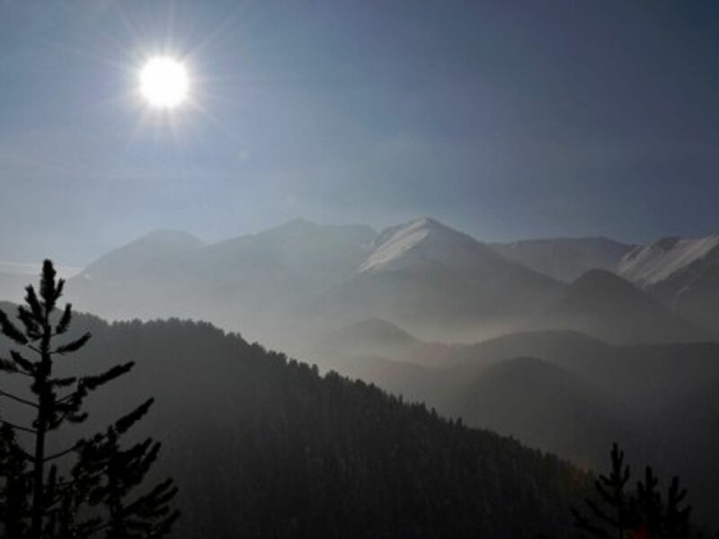 A winter panorama at Bansko ski resort (Lenta Moebiusa)