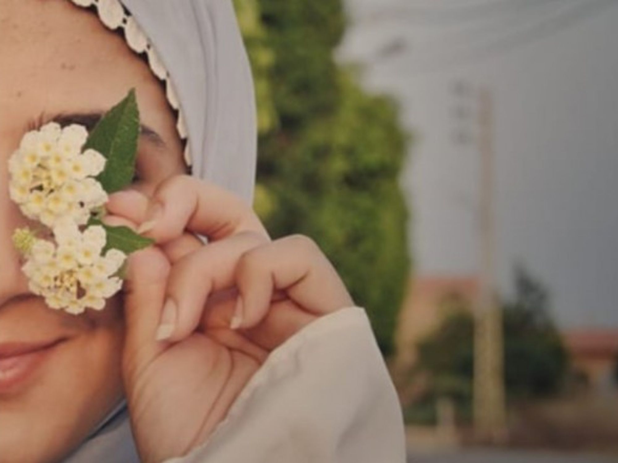 A young woman in the village of Zrariyeh