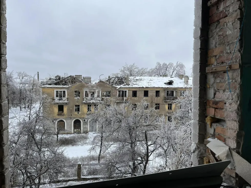 According to Evgeniy, 99% of houses in the city were damaged. Almost all buildings are windowless.