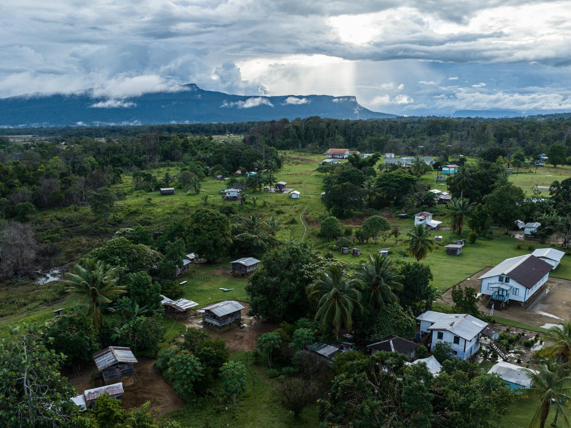 Aerial view of Kako Village. The geography of the region is marked by rich hydrography and plateaus in the middle of the Amazon rainforest.