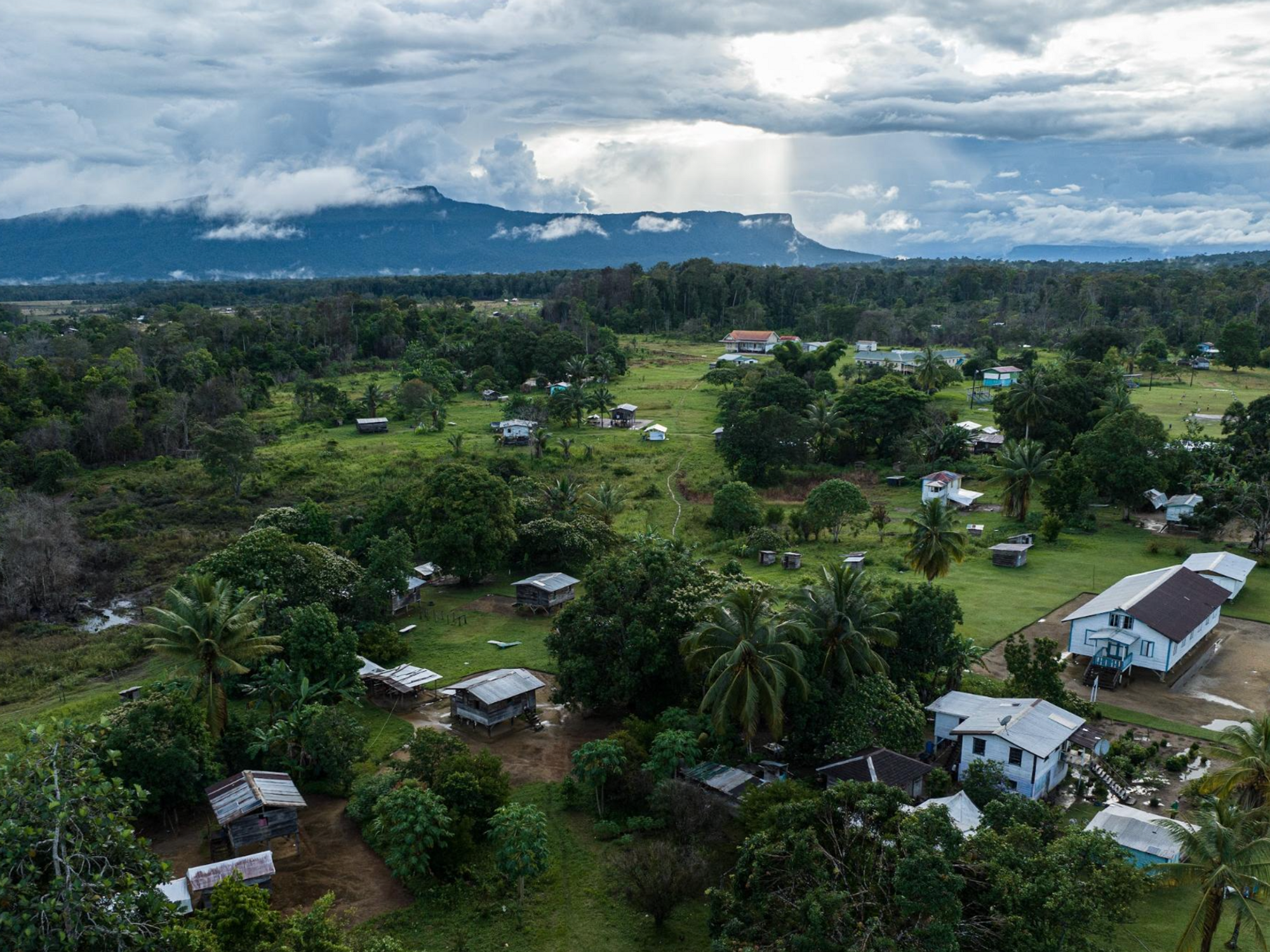 Aerial view of Kako Village. The geography of the region is marked by rich hydrography and plateaus in the middle of the Amazon rainforest.