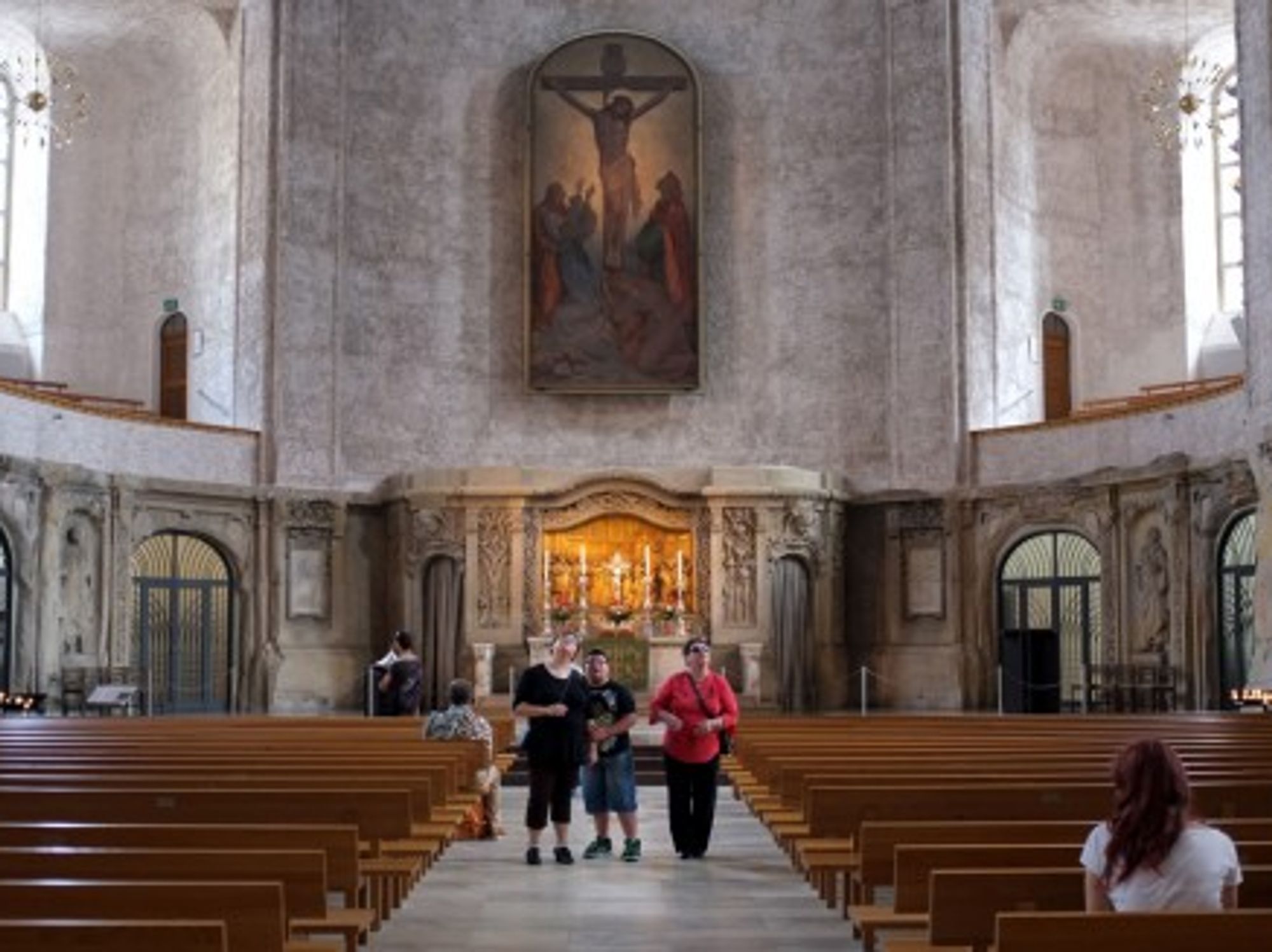 Amidst the pews in Dresden (Aleksandr Zykov)