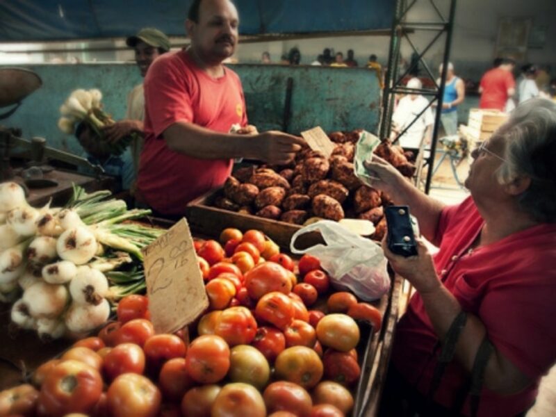 An agricola market in Havana.