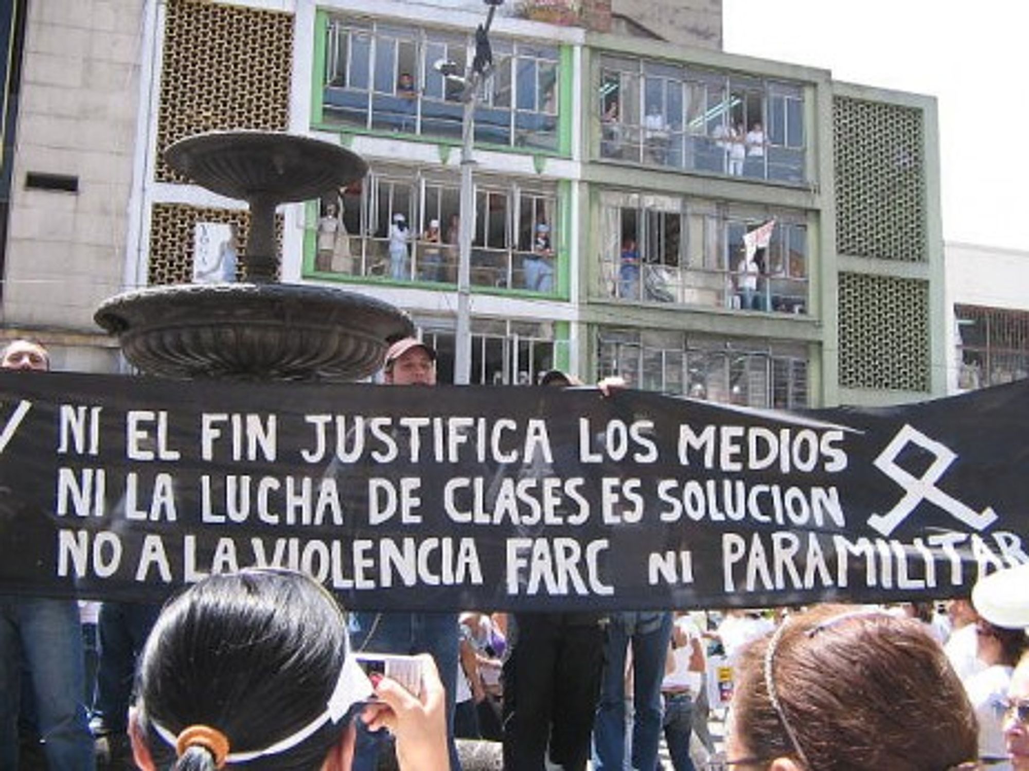 An anti-FARC rally in Medellin in 2008 (medea material)