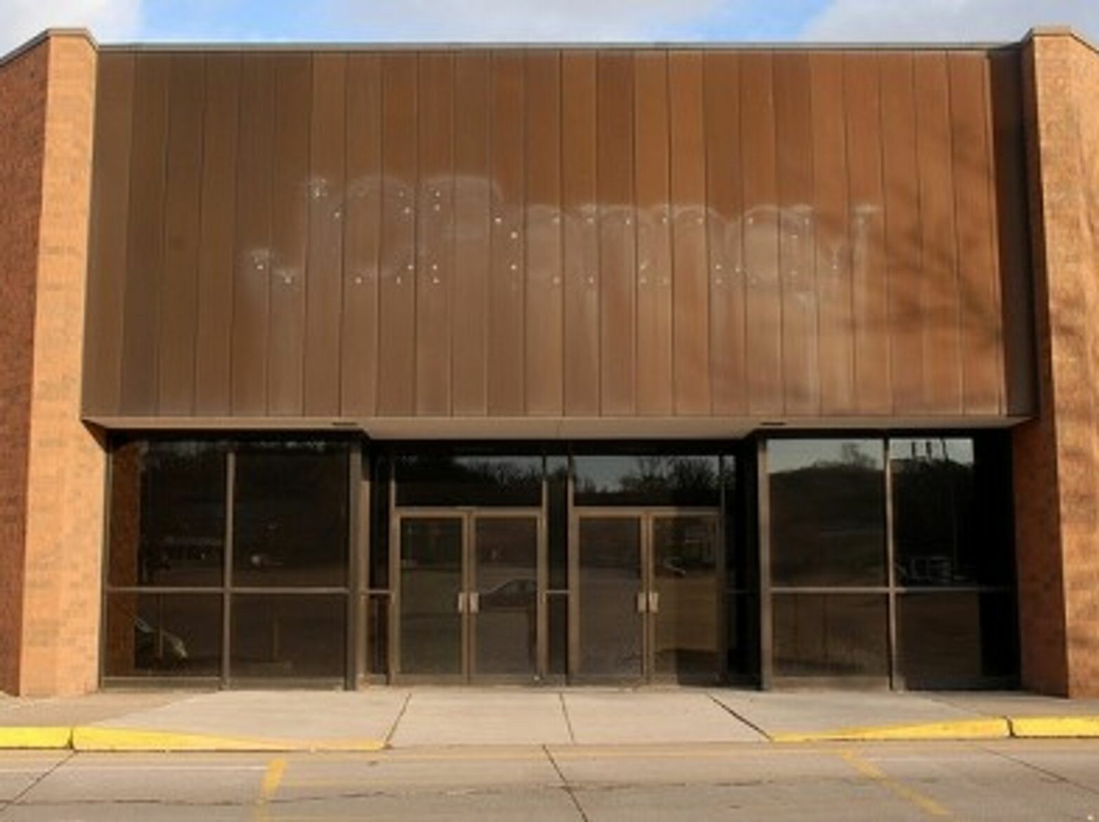 An empty department store, once occupied by J. C. Penney, in the U.S. state of Nebraska