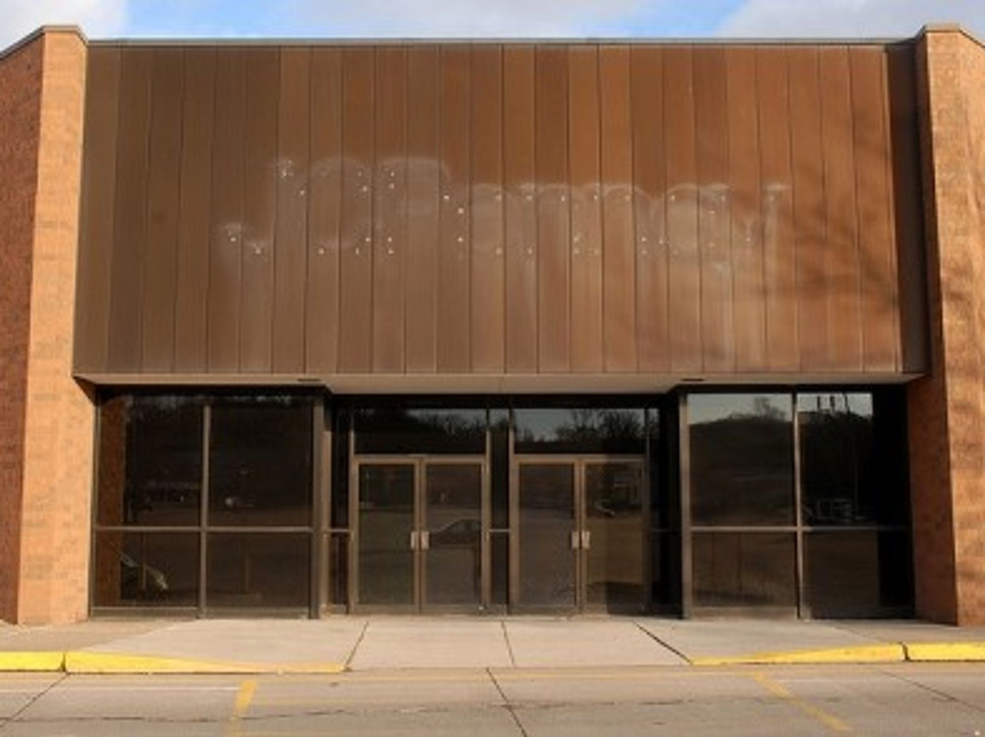 An empty department store, once occupied by J. C. Penney, in the U.S. state of Nebraska