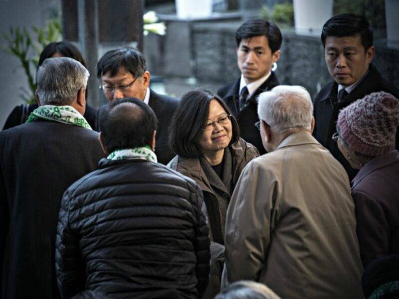 An encircled President