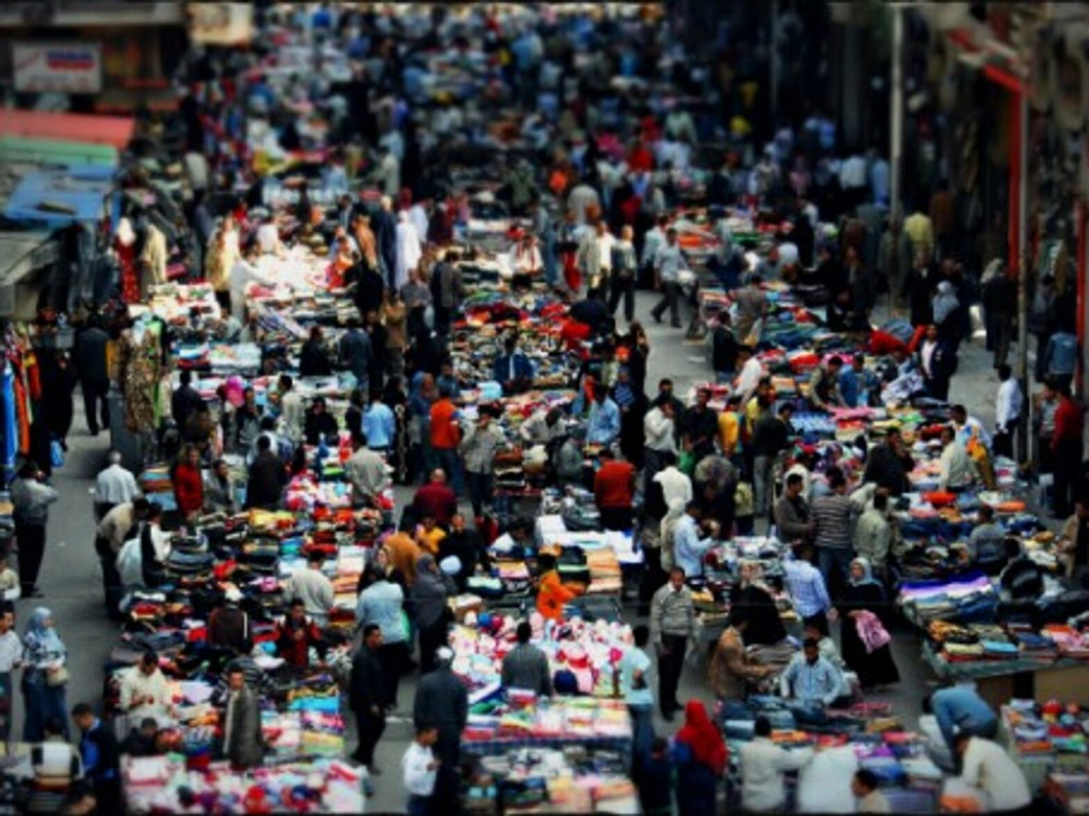 An outdoor market in Cairo