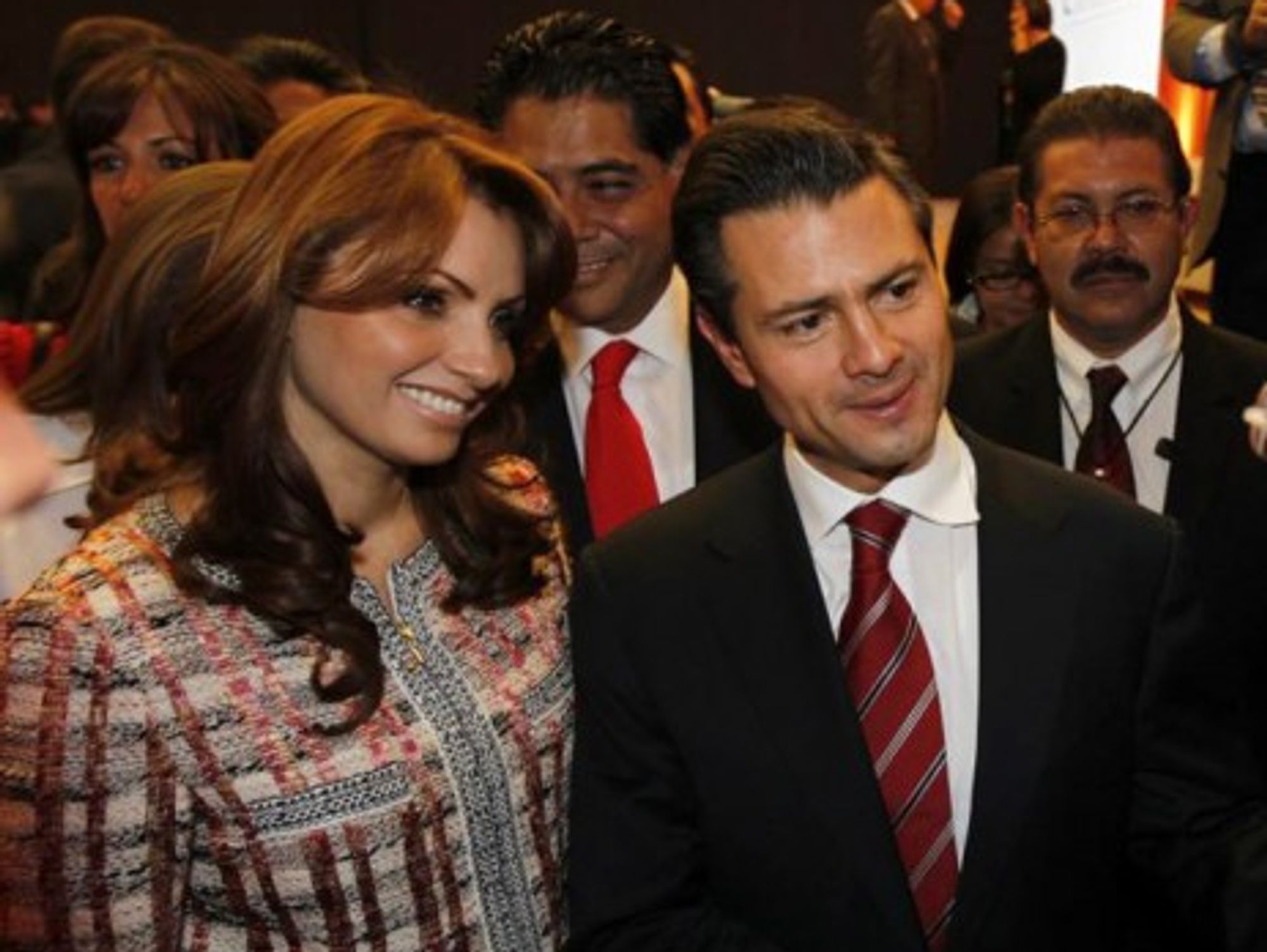 Angélica Rivera with Enrique Peña Nieto in October 2011 (Angélica Rivera de Peña)