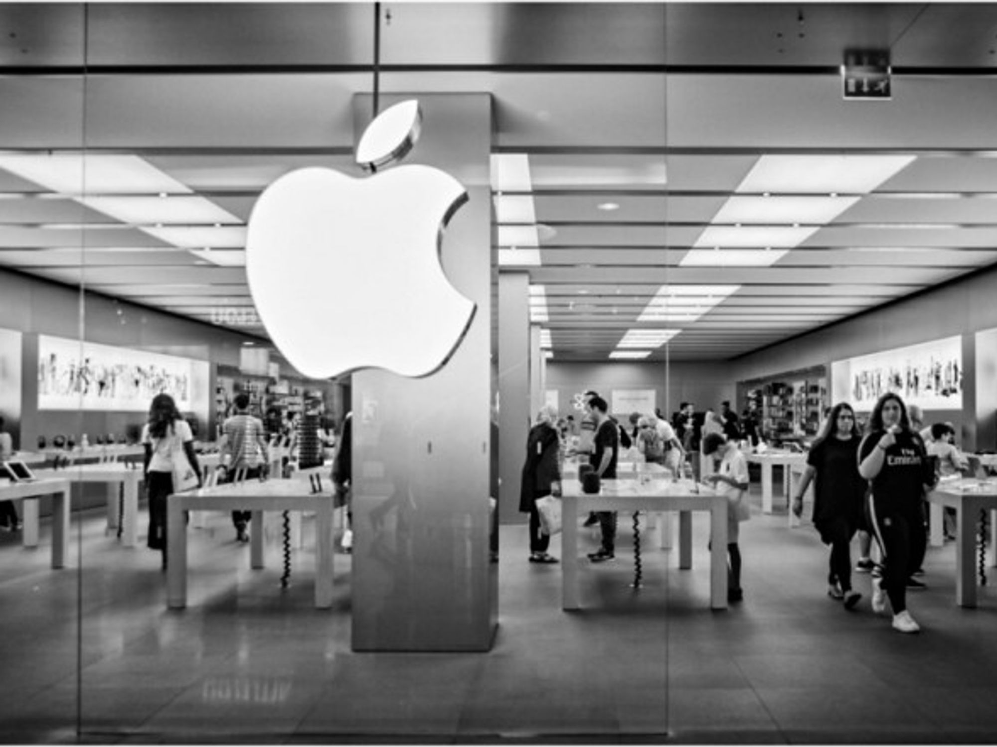 Apple store in Paris
