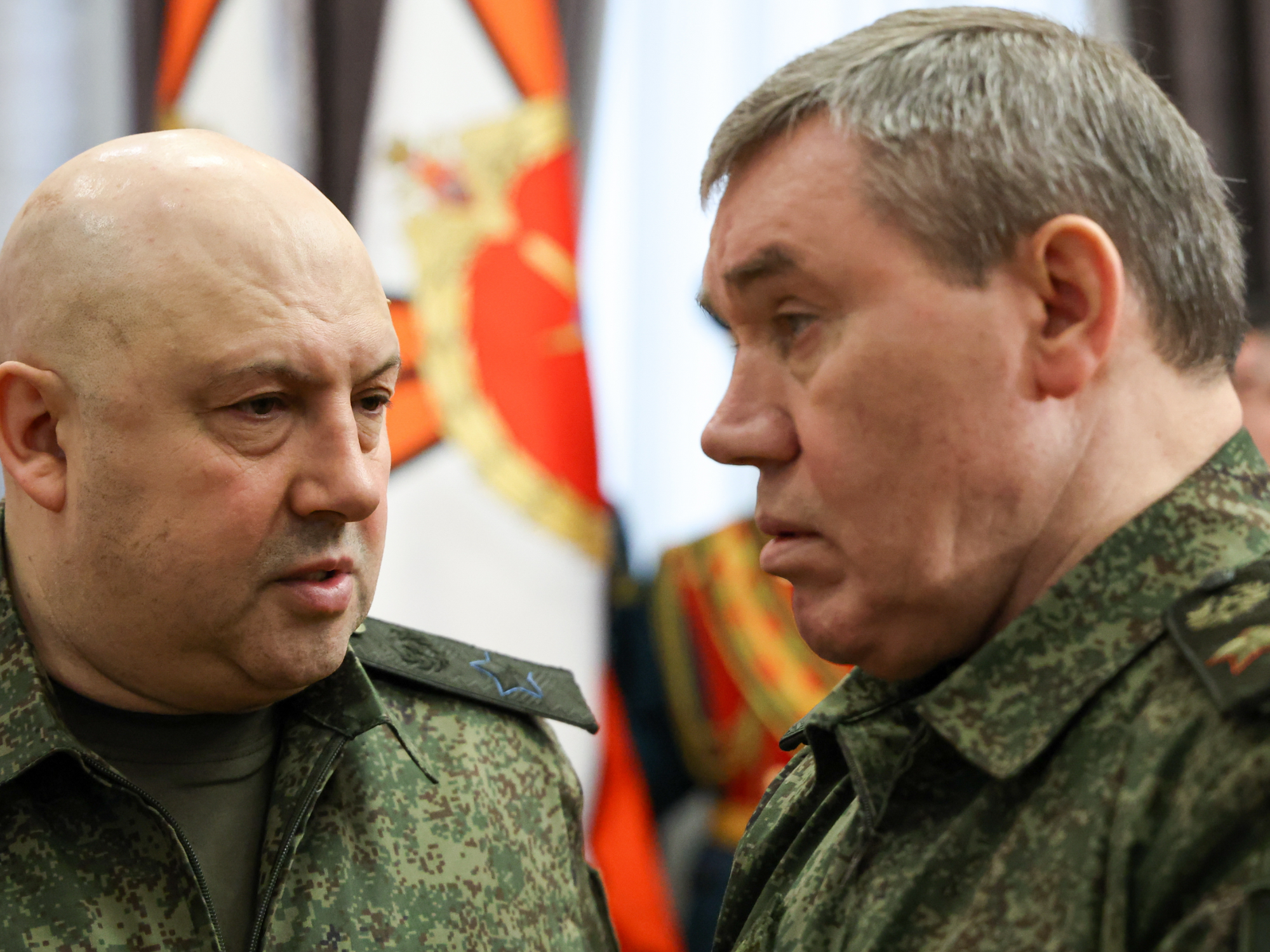 Army Gen Sergei Surovikin (L), commander of the joint group of forces in the special military operation area.