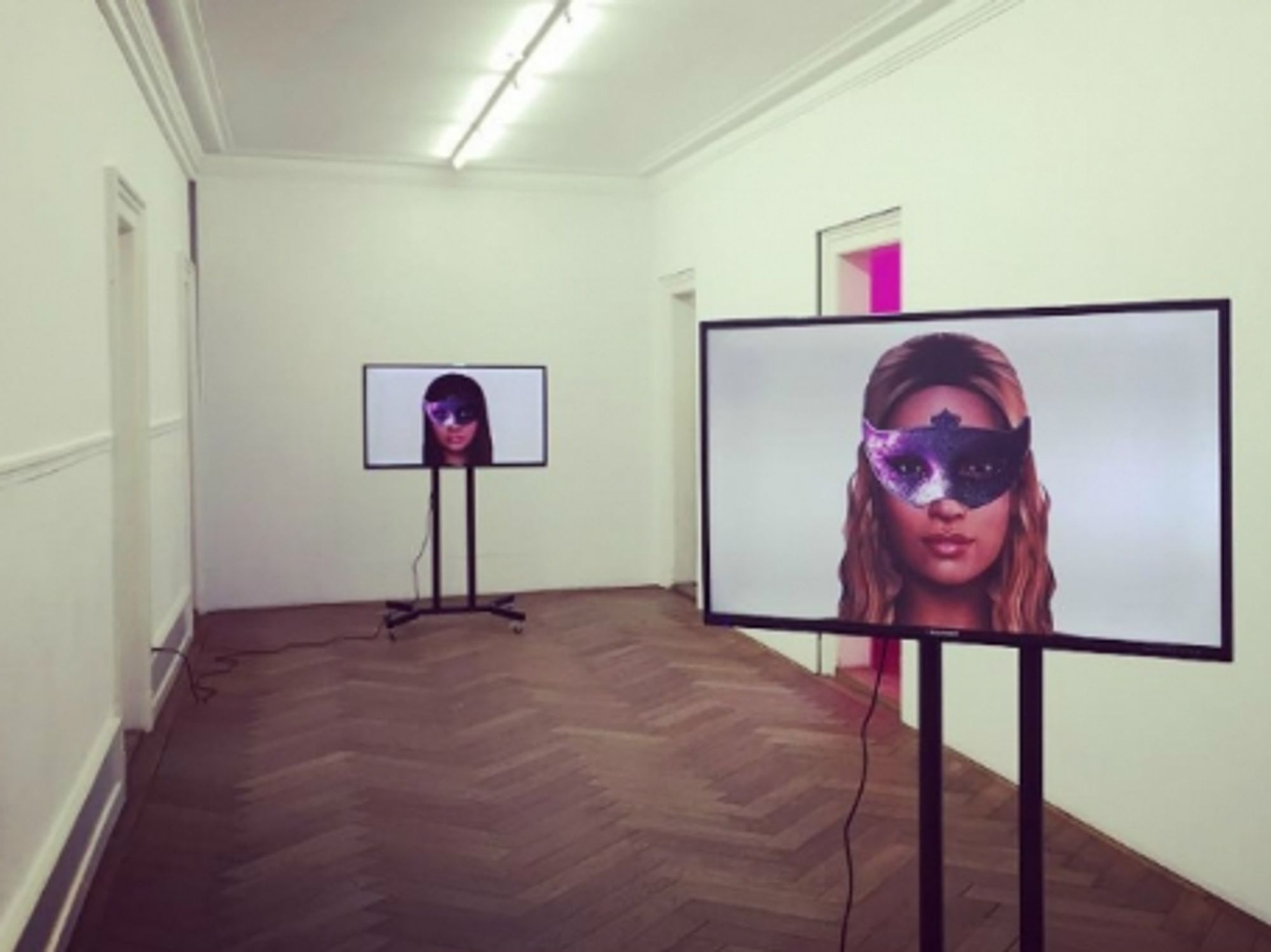 Ashley Madison "Fembots" Star In Swiss Exhibition